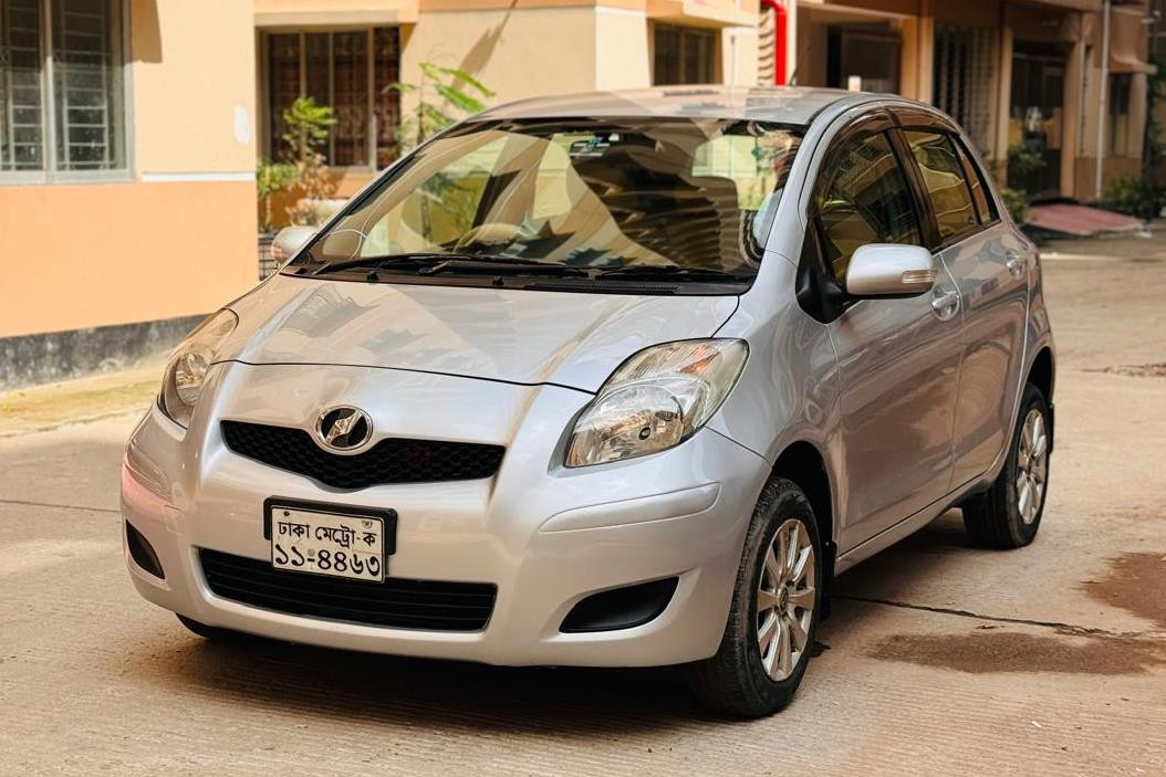 Toyota Vitz 2011