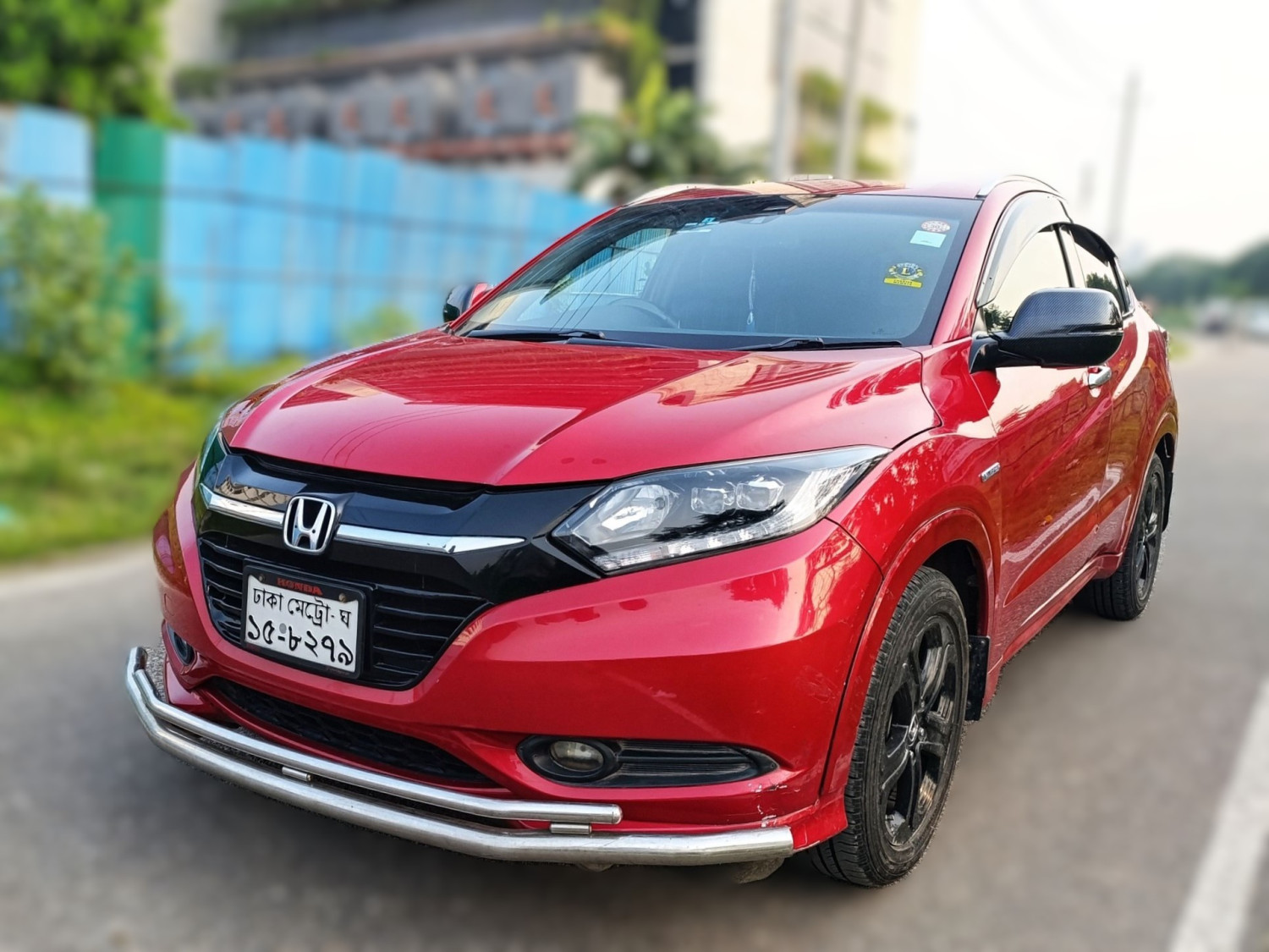 HONDA VEZEL Hybrid 2015 in Red