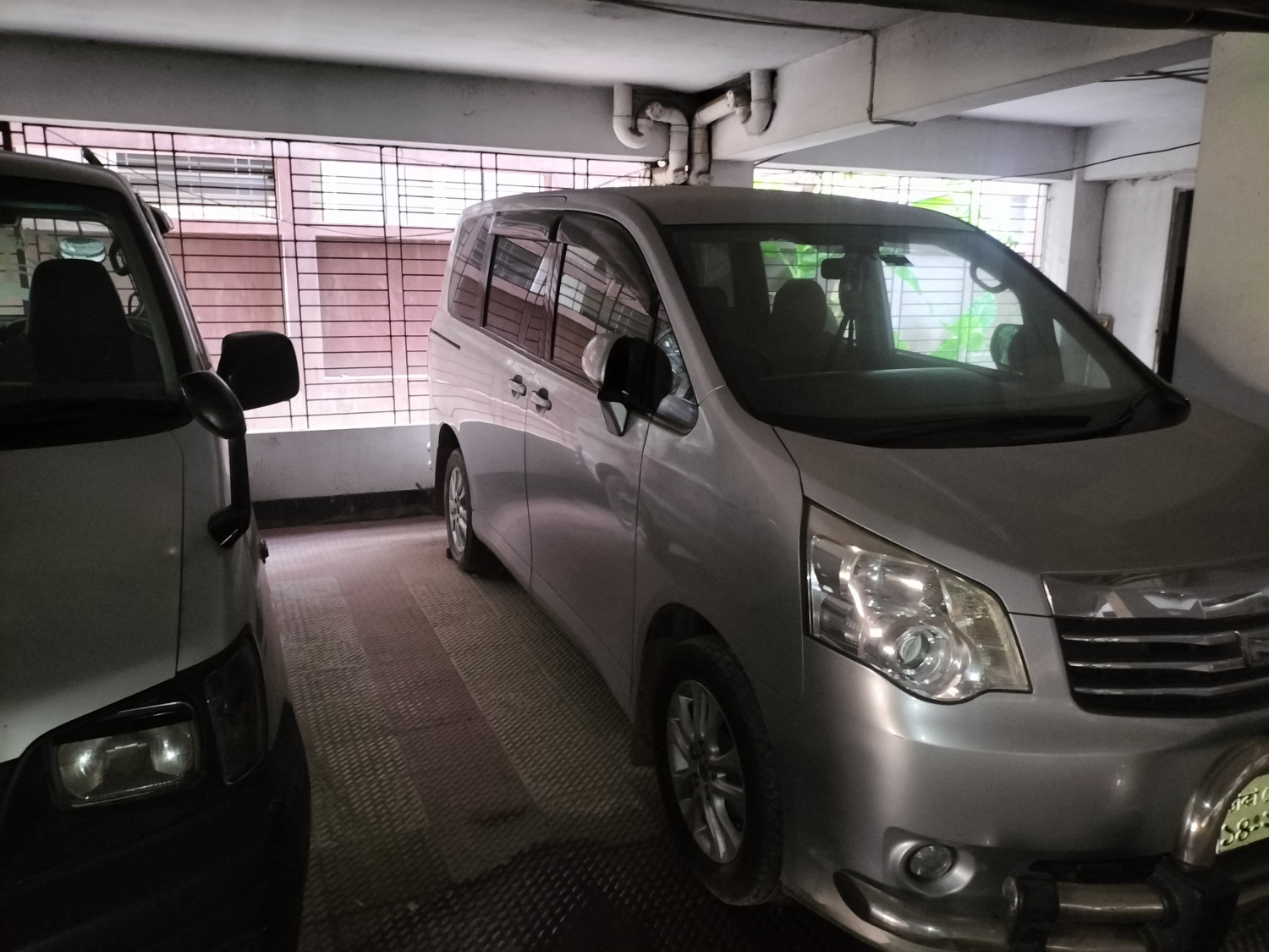 Toyota X Noah 2011