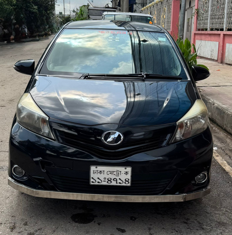 Toyota Vitz 2012