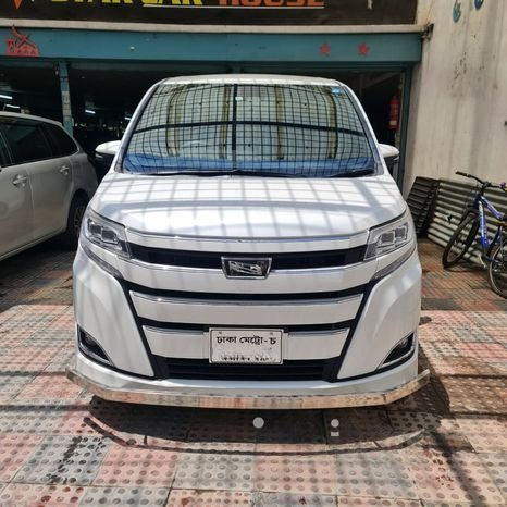 Toyota Noah Octane 2018