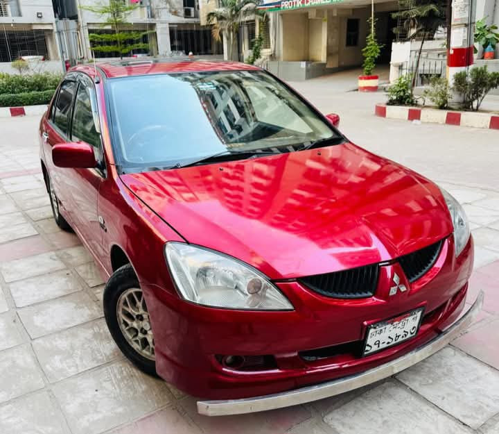 Mitsubishi GLX 2004