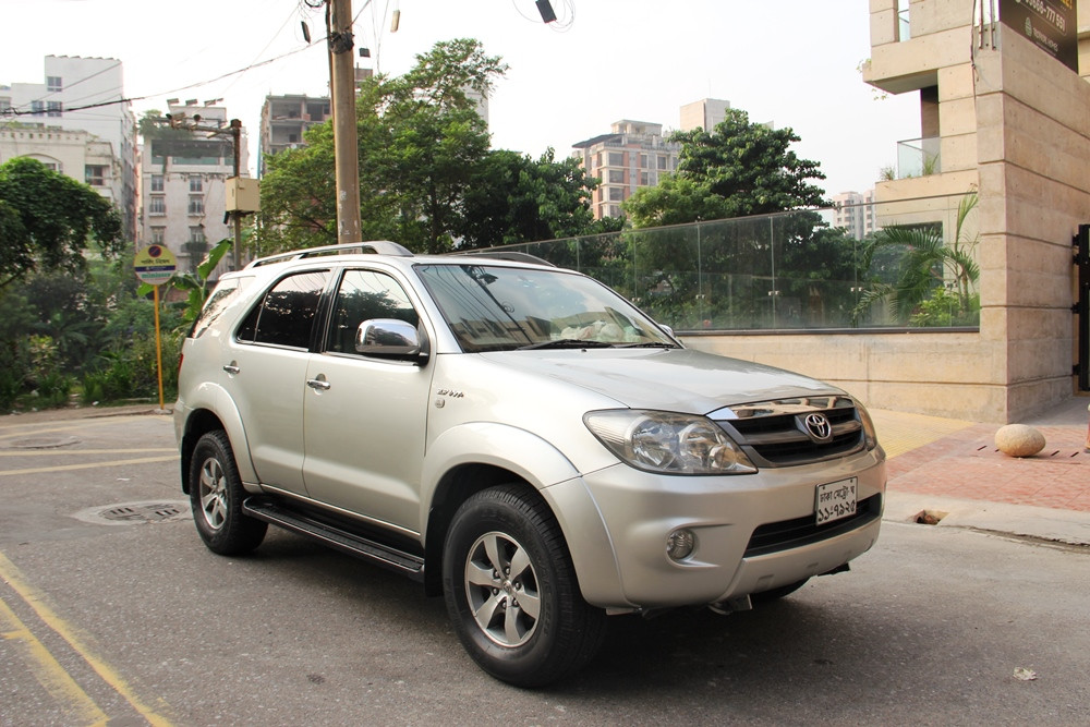 Toyota Fortuner 7 Seat Octane 2006