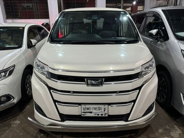 Toyota Noah 2018