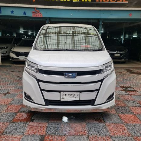 Toyota Noah X-Smart Hybrid 2018