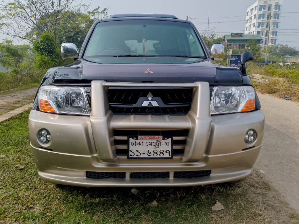 Mitsubishi Pajero 2002