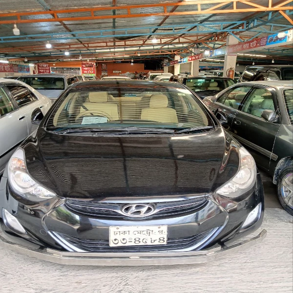 Hyundai Elantra - 2011