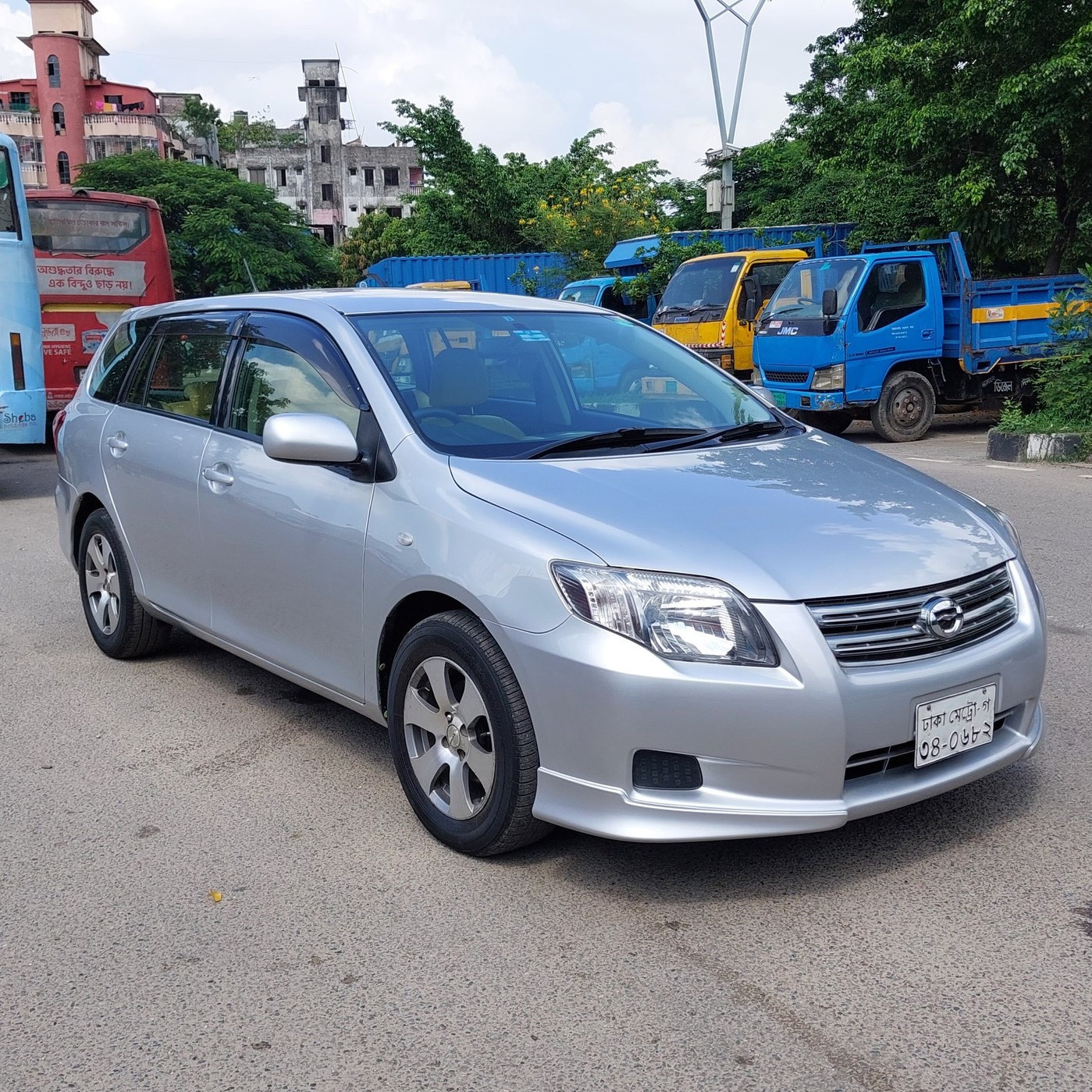 Toyota Fielder 2012