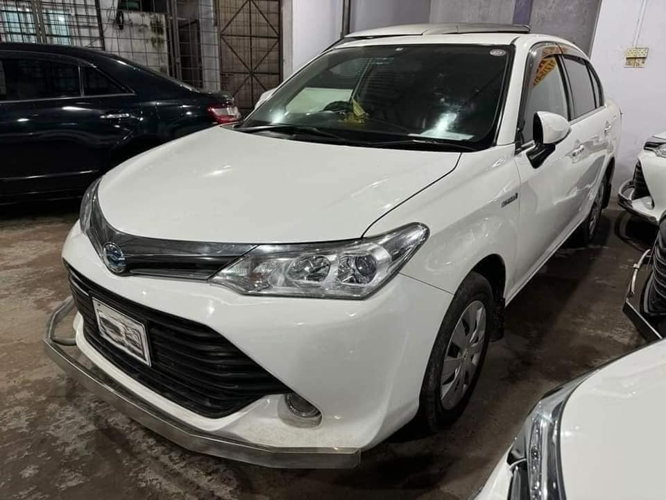 Toyota Axio 2015